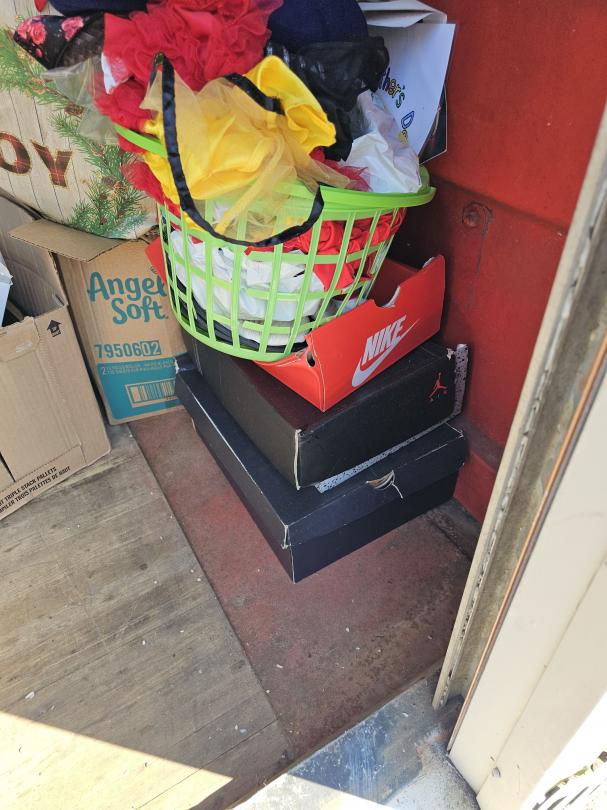 Storage Unit Auction in Tallahassee, FL at Storage Zone Self Storage Crawfordville Rd ends on